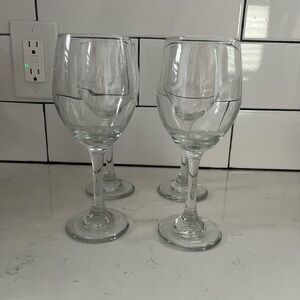 4 wine glasses